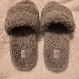 UGG SLIPPERS W9